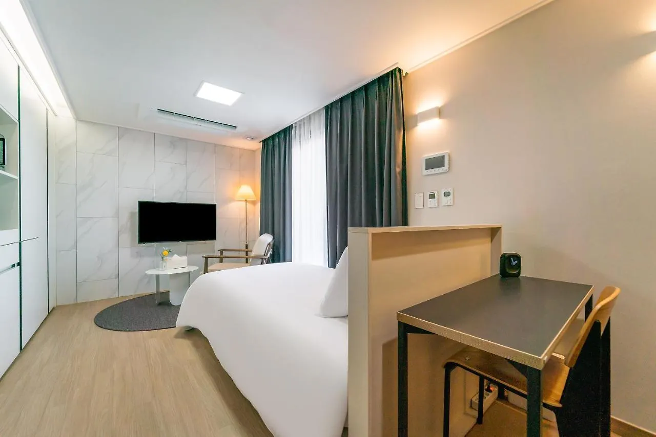 Apartment Urbanstay Jeju Airport